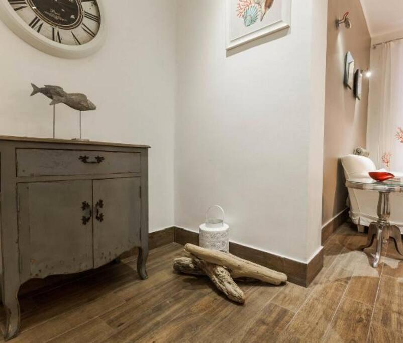 شقة Lily'S - Near Harbor And Downtown With Terrace - Italy Flat Vacation جنوة المظهر الخارجي الصورة